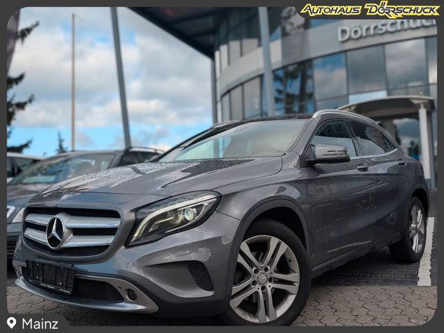 MERCEDES-BENZ GLA 220 d 4Matic Urban*LEDER*PANORAMA*NAVI