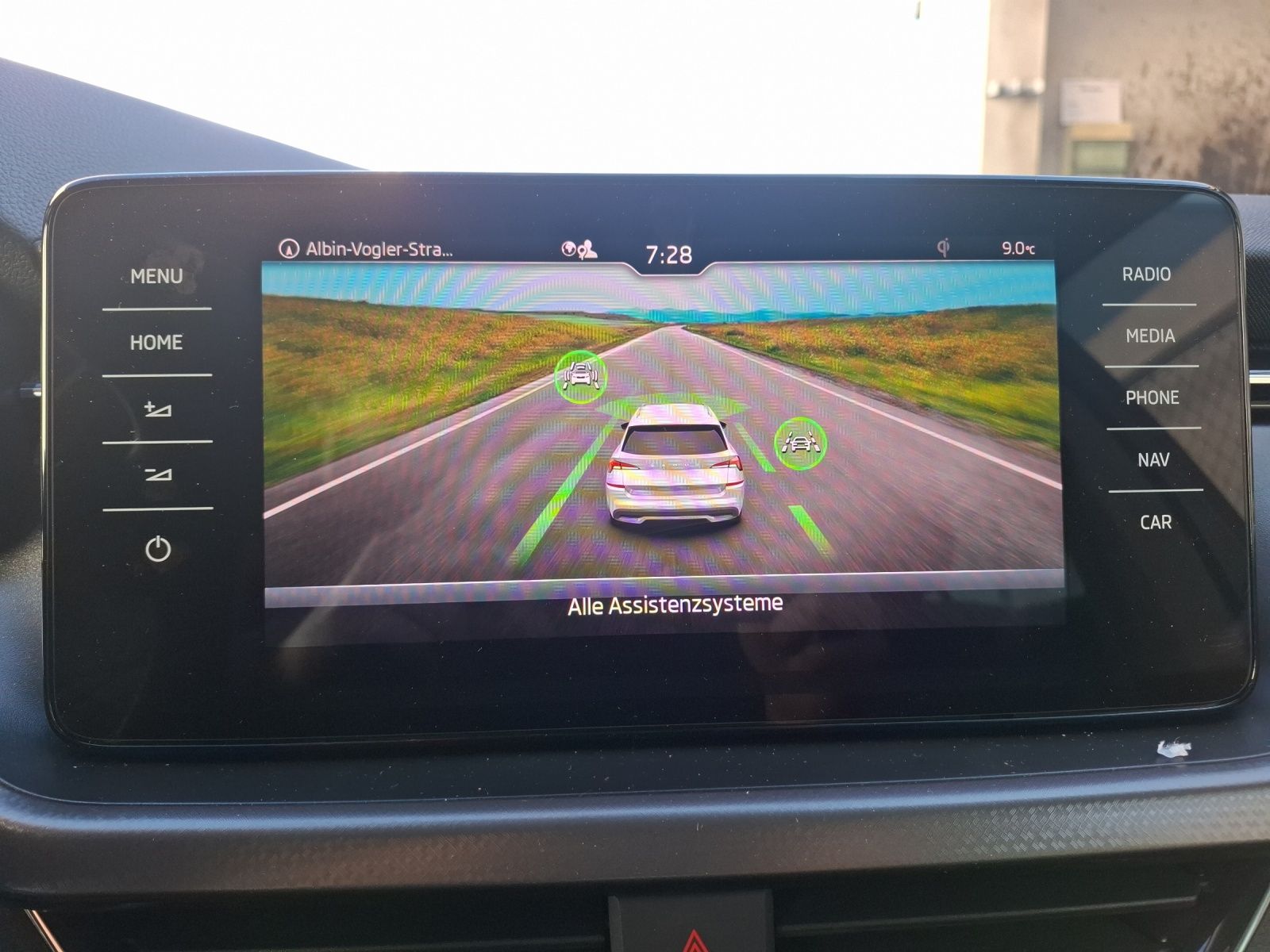 Fahrzeugabbildung SKODA Kamiq TSI Clever LED Navi VC GRA PDC SH LM