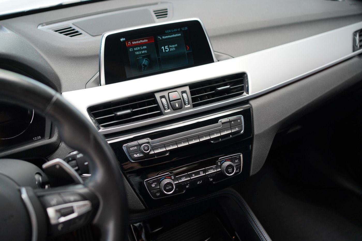 Fahrzeugabbildung BMW X1 20iA M Sport +KlimA+LED+LM+Navi+PDC+++