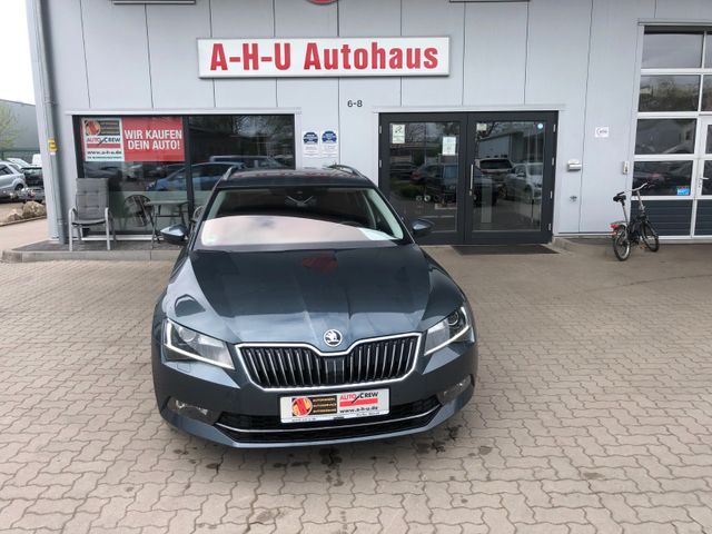 SKODA Superb Combi Premium Edition 4x4