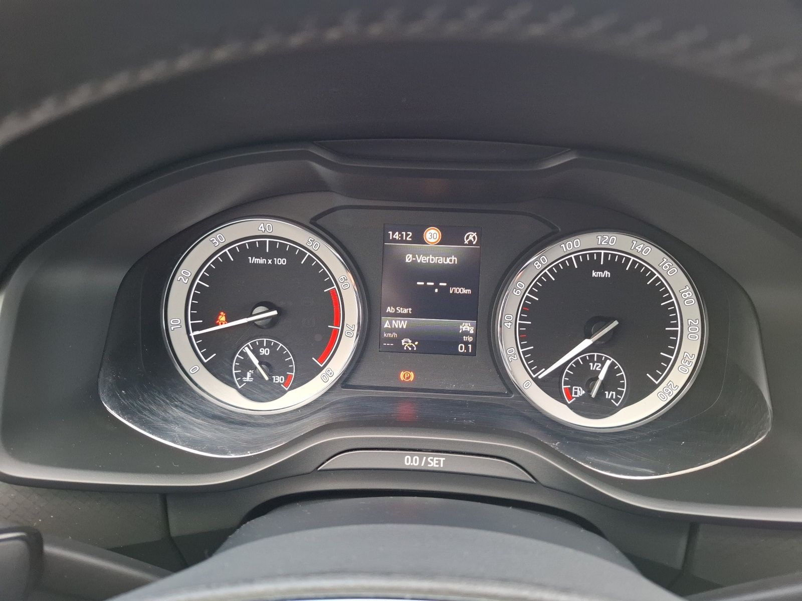 Fahrzeugabbildung SKODA Kodiaq TSI Clever Matrix AHK Navi ACC RFK SH 19"