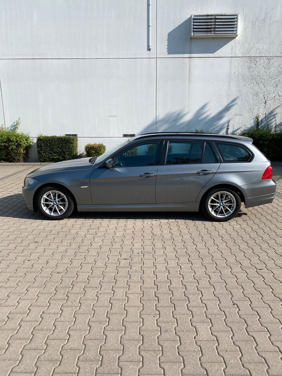 BMW 320 2011 — photo 7