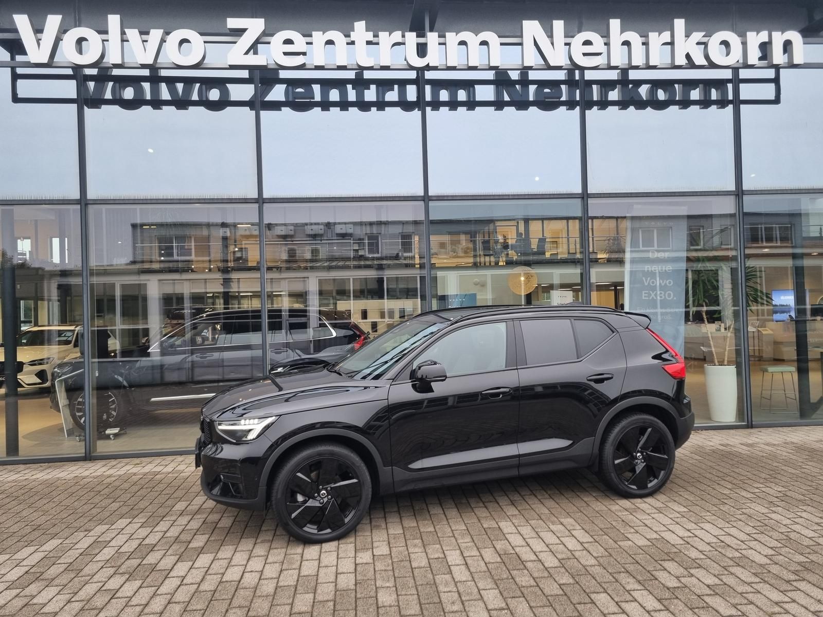 Fahrzeugabbildung Volvo XC40 B3 Plus Black Edition 'Standheizung'