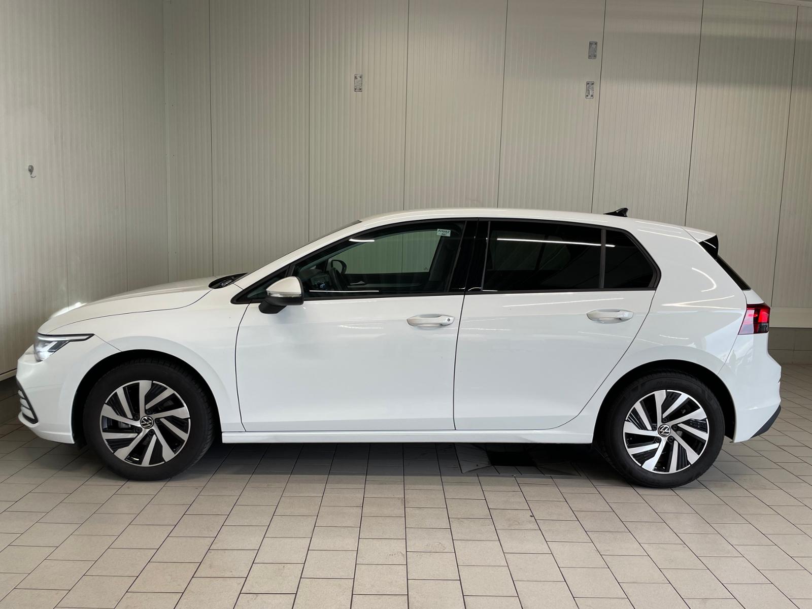 Volkswagen Golf VIII Life 1.0 eTSI DSG NAVI ACC SHZ, миниатюра 3