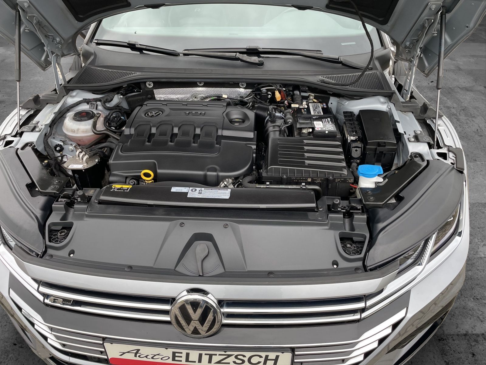 Fahrzeugabbildung Volkswagen Arteon R-Line TDI DCC LEDER DYNAUDIO NAVI ACC