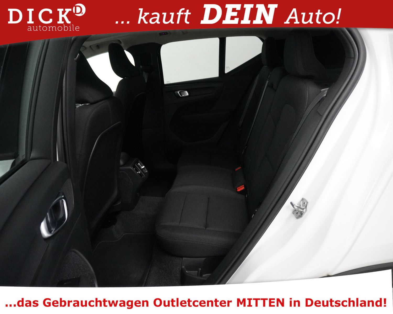 Fahrzeugabbildung Volvo XC40 T3 Aut Momen PANO+VIRTU+LED+KAM+H&K+ACC+SHZ