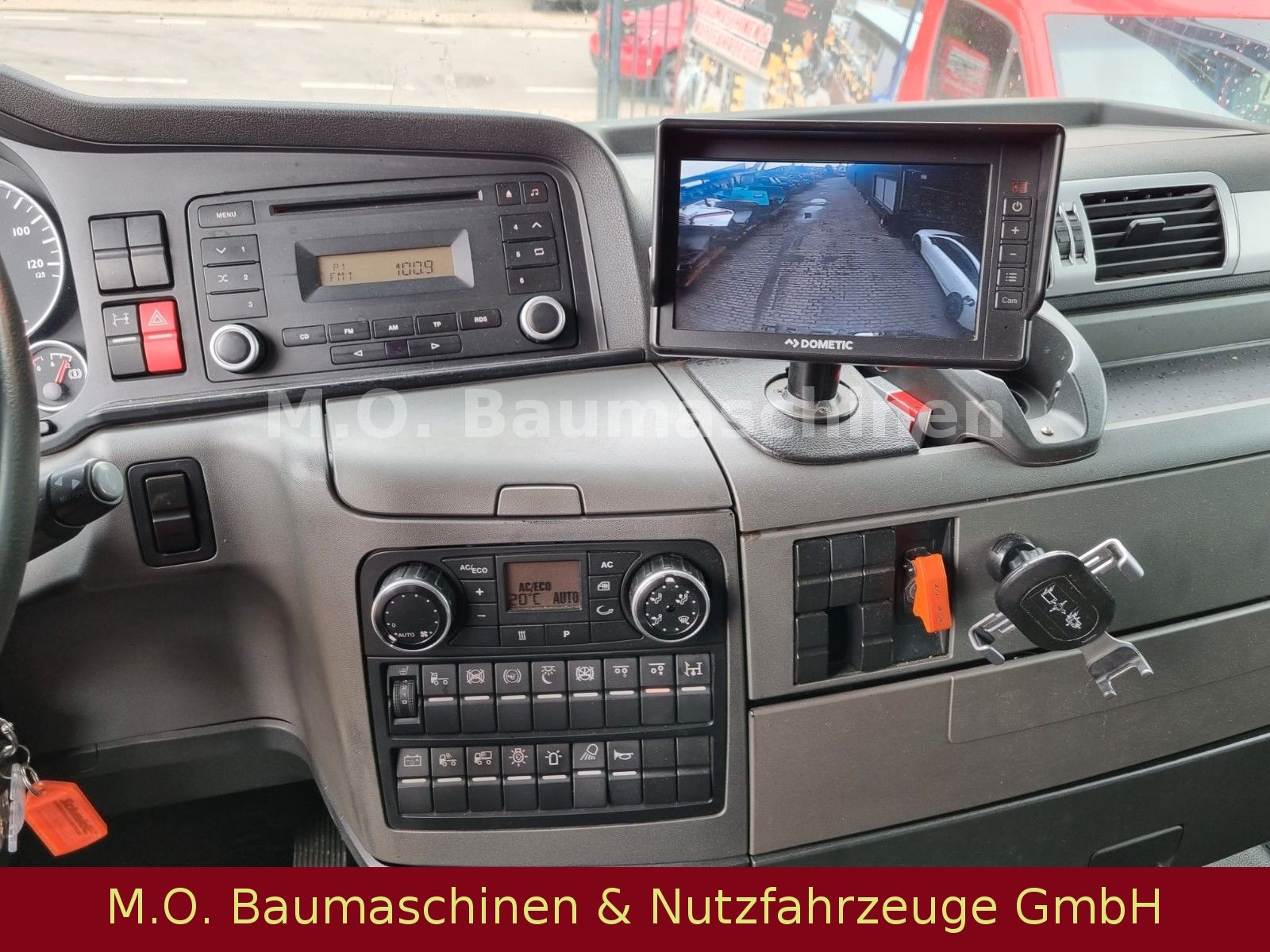 Fahrzeugabbildung MAN TGX 26.440 / Kroll 35609 / L+L Achse / Euro5/ADR