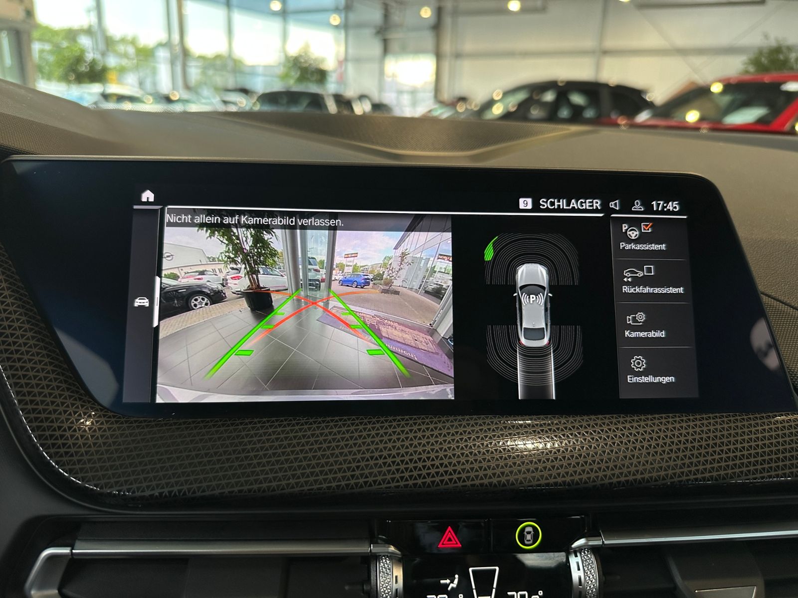 Fahrzeugabbildung BMW 218i Gran Coupe Advantage AHK LED ACC NAVI
