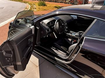 2011 Aston Martin DBS — фото 7