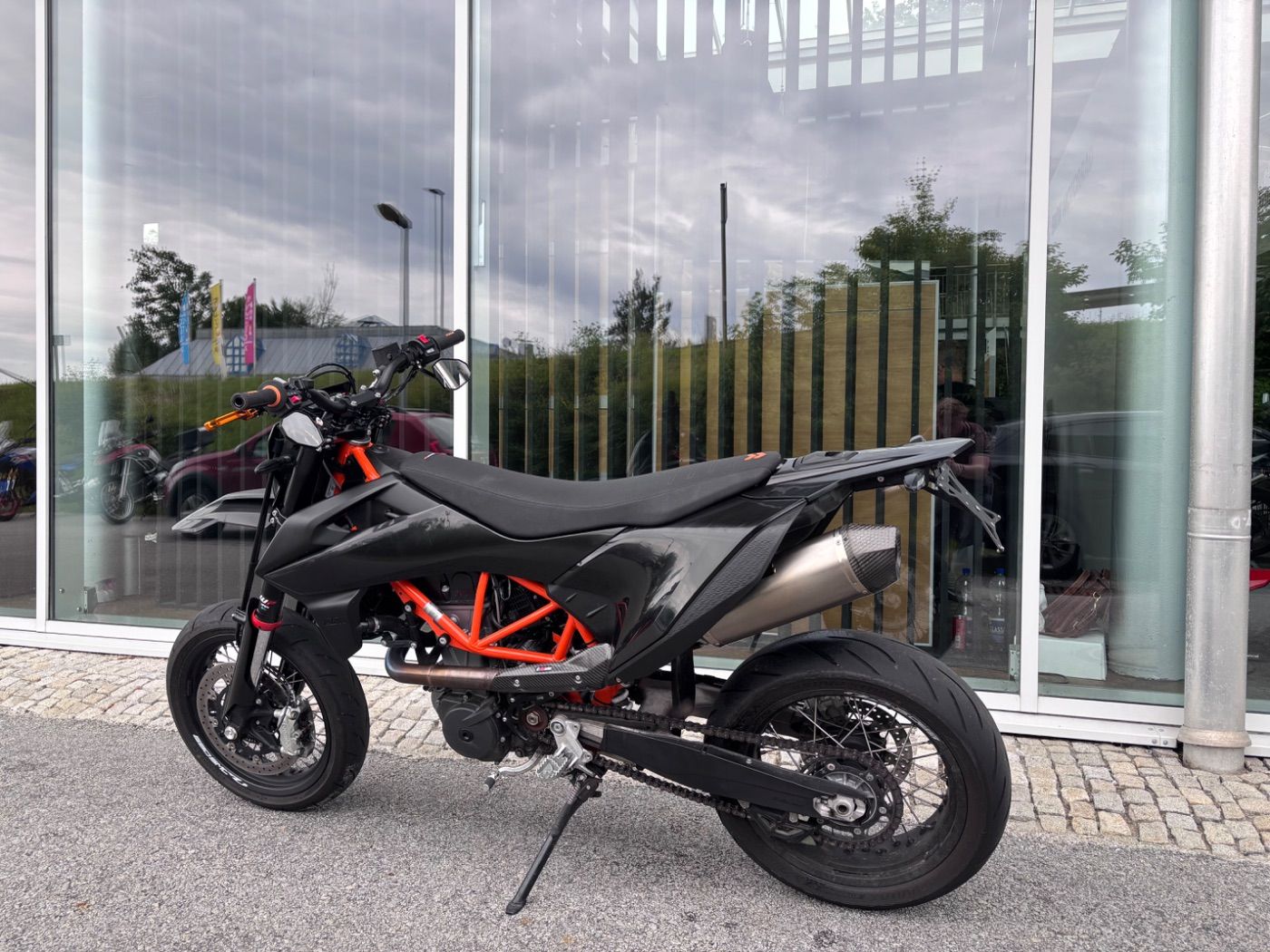 Fahrzeugabbildung KTM 690 SMC R, Sportauspuff, Lenkerendspiegel QS, LE