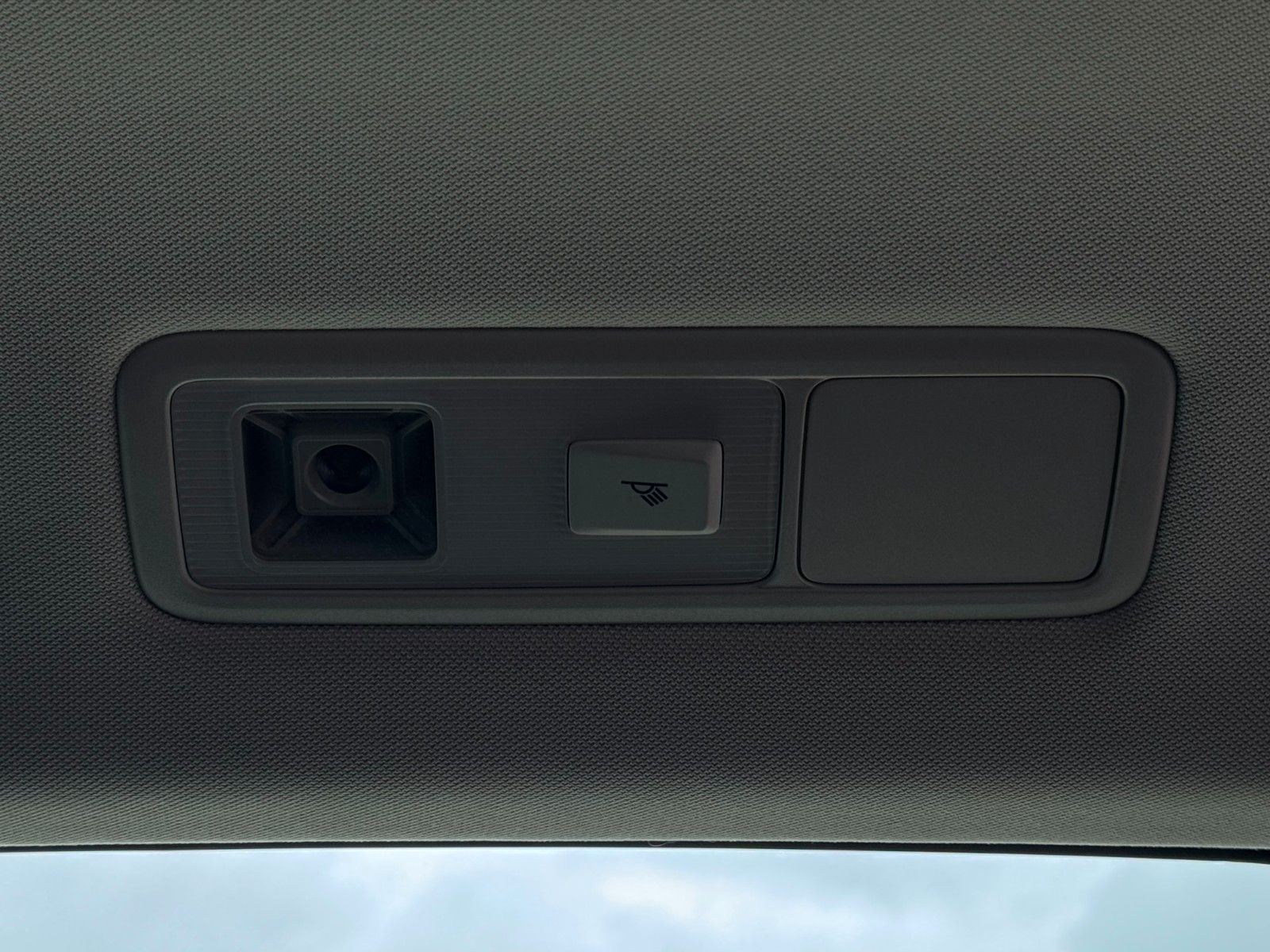 Fahrzeugabbildung Volkswagen Tiguan 2.0 TSI Hgl. 4M Alcan Pano Dynaudio 360°