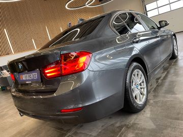 BMW 320d xDrive *NAVI*PDC*SZHZ*BI-XENON*