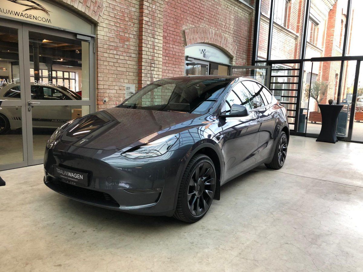 Tesla Model Y (Long Range AWD  20Zoll Induction/1.Hand/)