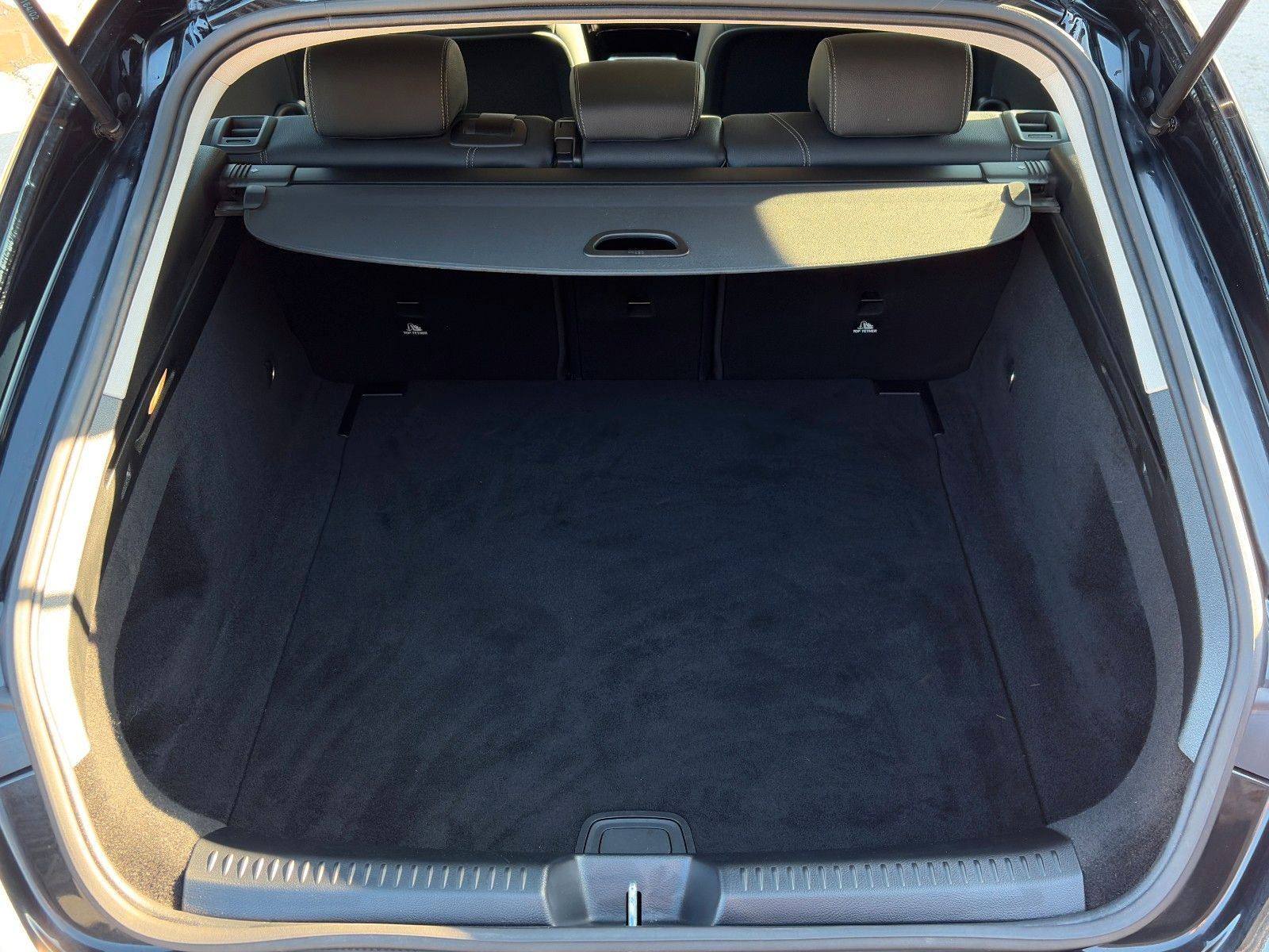 Fahrzeugabbildung Mercedes-Benz CLA 180 SB SHZ LKA MBUX CarPlay TEMP KLIMA Navi