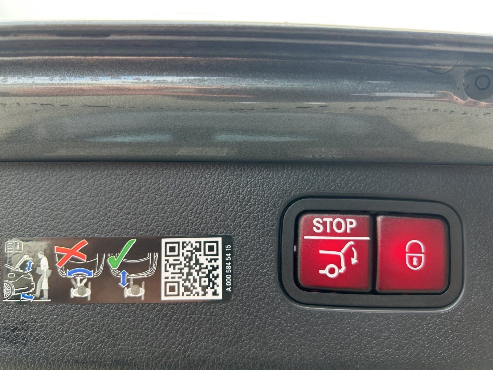 Fahrzeugabbildung Mercedes-Benz C 220 d T AMG KeyGO PANO Digital AHK DISTRO 360°