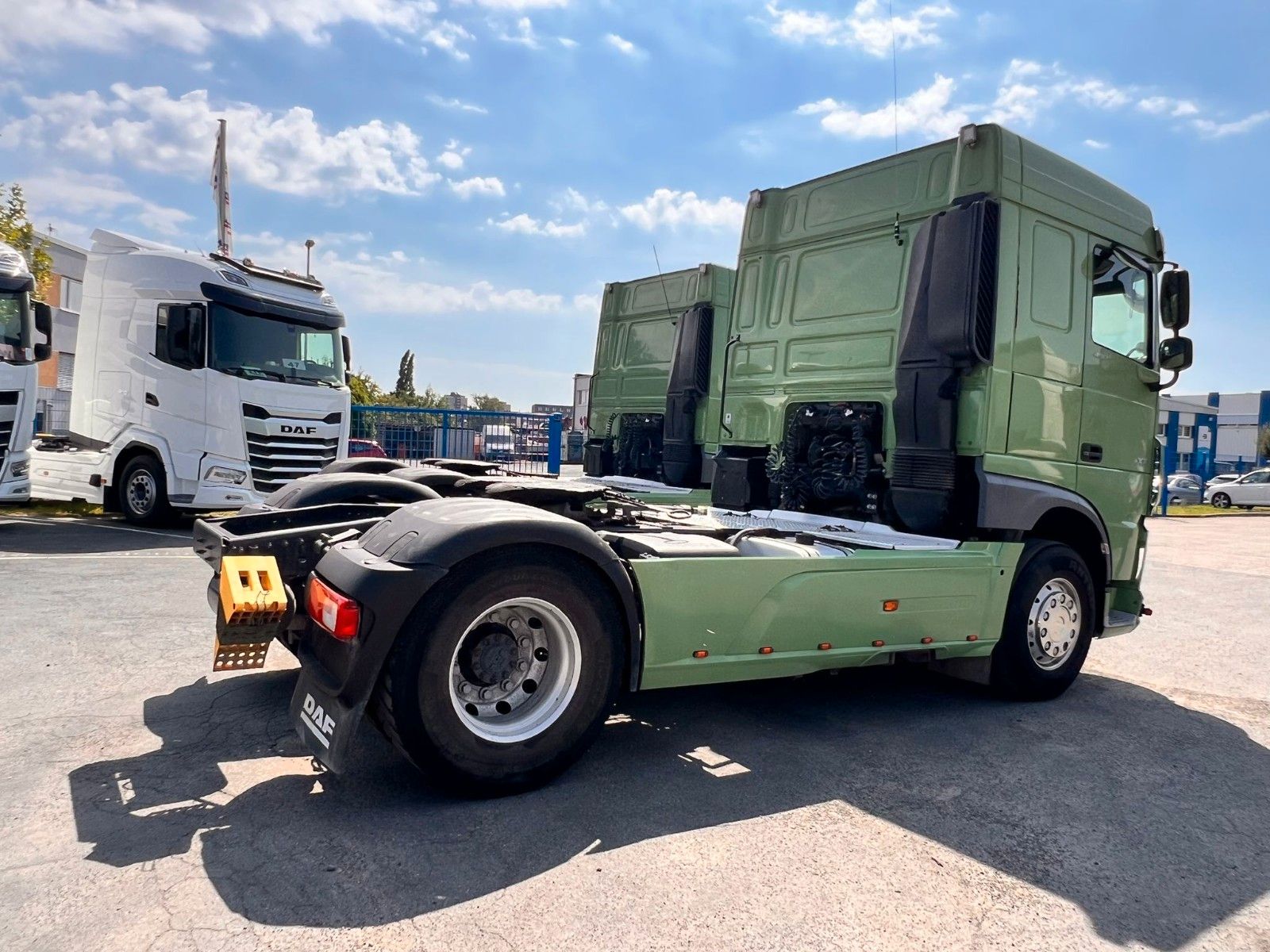 Fahrzeugabbildung DAF 2xDAF XF 480 FT,SC, Hydraulik, Intarder