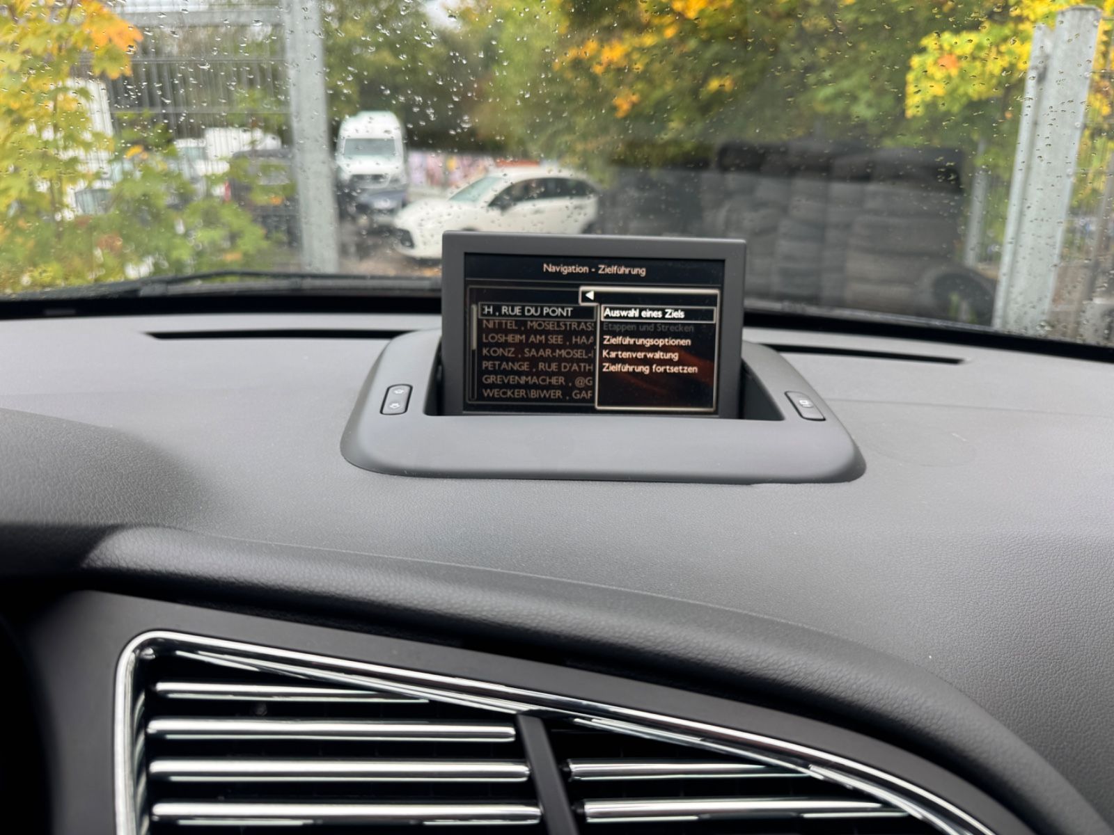 Fahrzeugabbildung Peugeot 3008 Active Navi