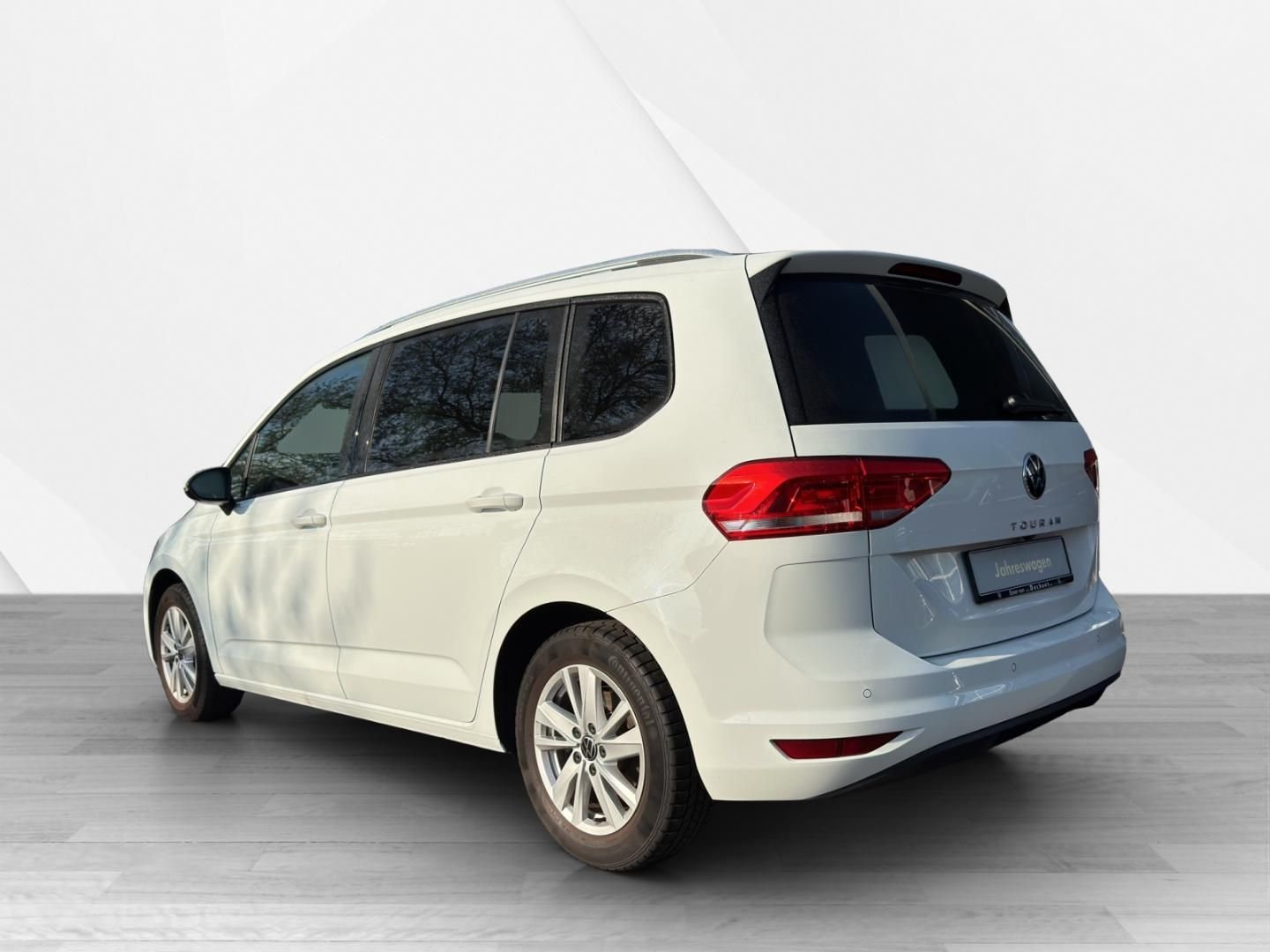 Fahrzeugabbildung Volkswagen Touran Comfortline 1.5 TSI-DSG,7-Sitzer,Rückf.-K