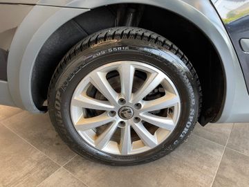 Skoda Octavia Combi Scout 4X4 *TÜV Neu*Xenon*