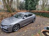 Alfa Romeo Giulia 2.2 Veloce Diesel Q4 Keyless - Alfa Romeo Giulia mit Diesel-Antrieb: Automatik