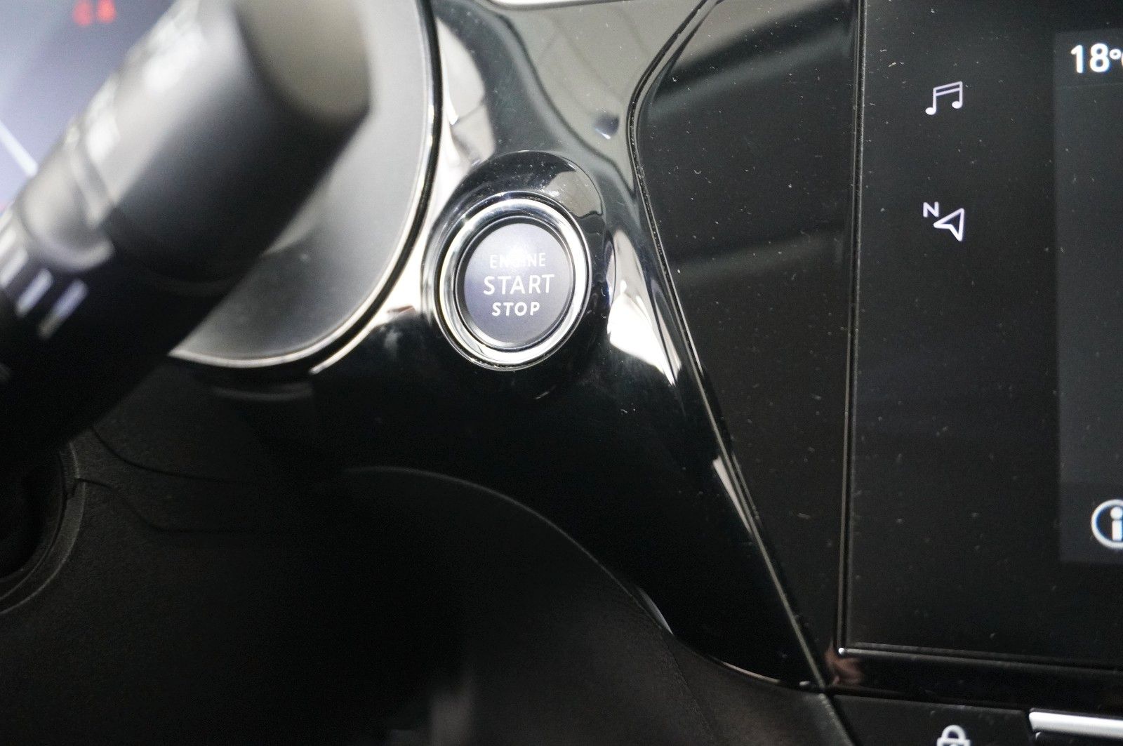 Fahrzeugabbildung Opel Corsa-e F EDITION 3-PHASIG NAVI/KAMERA/SHZ/DAB+