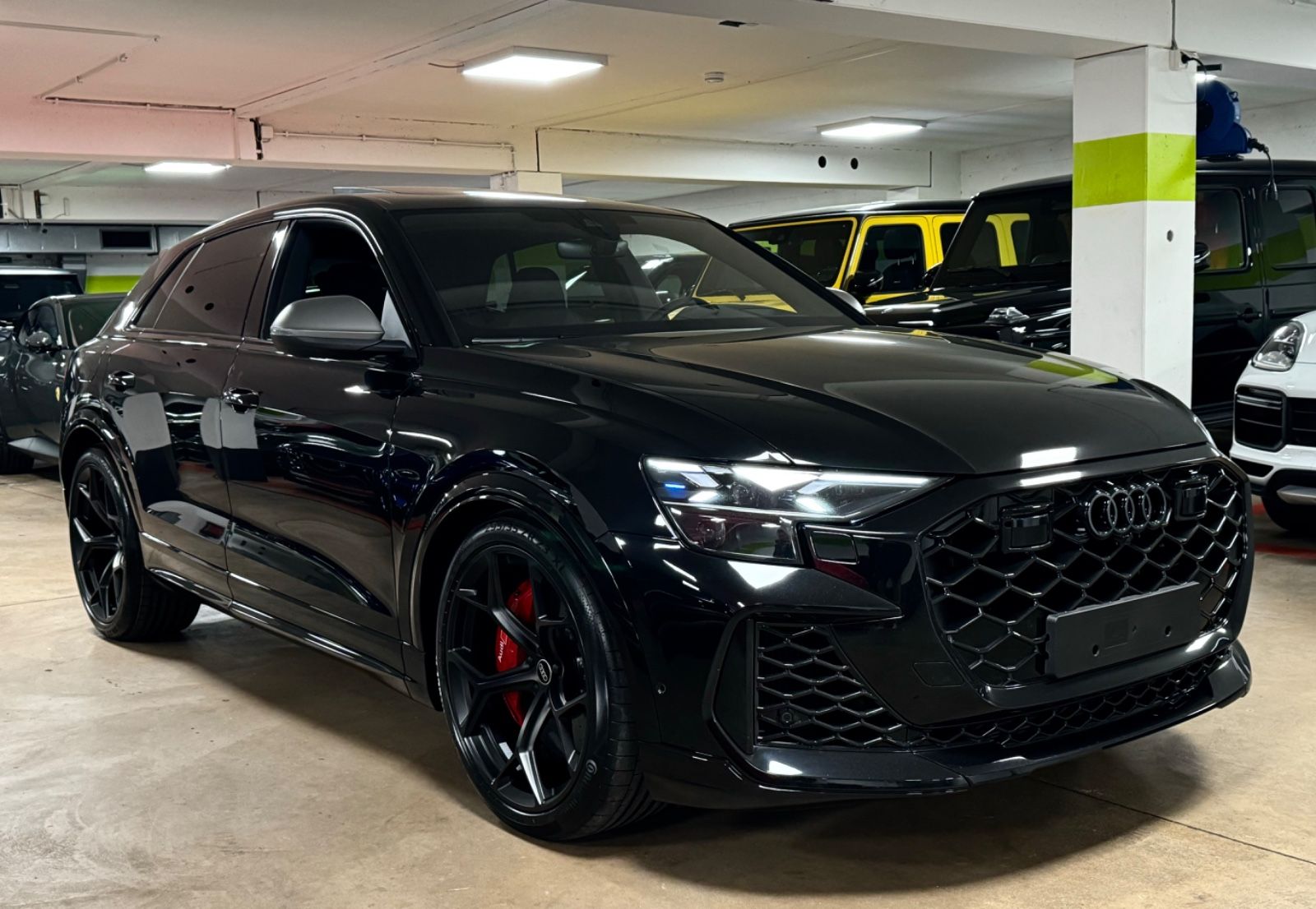 Fahrzeugabbildung Audi RSQ8 PERFORMANCE FACELIFT CARBON CERAMIC 25 FULL