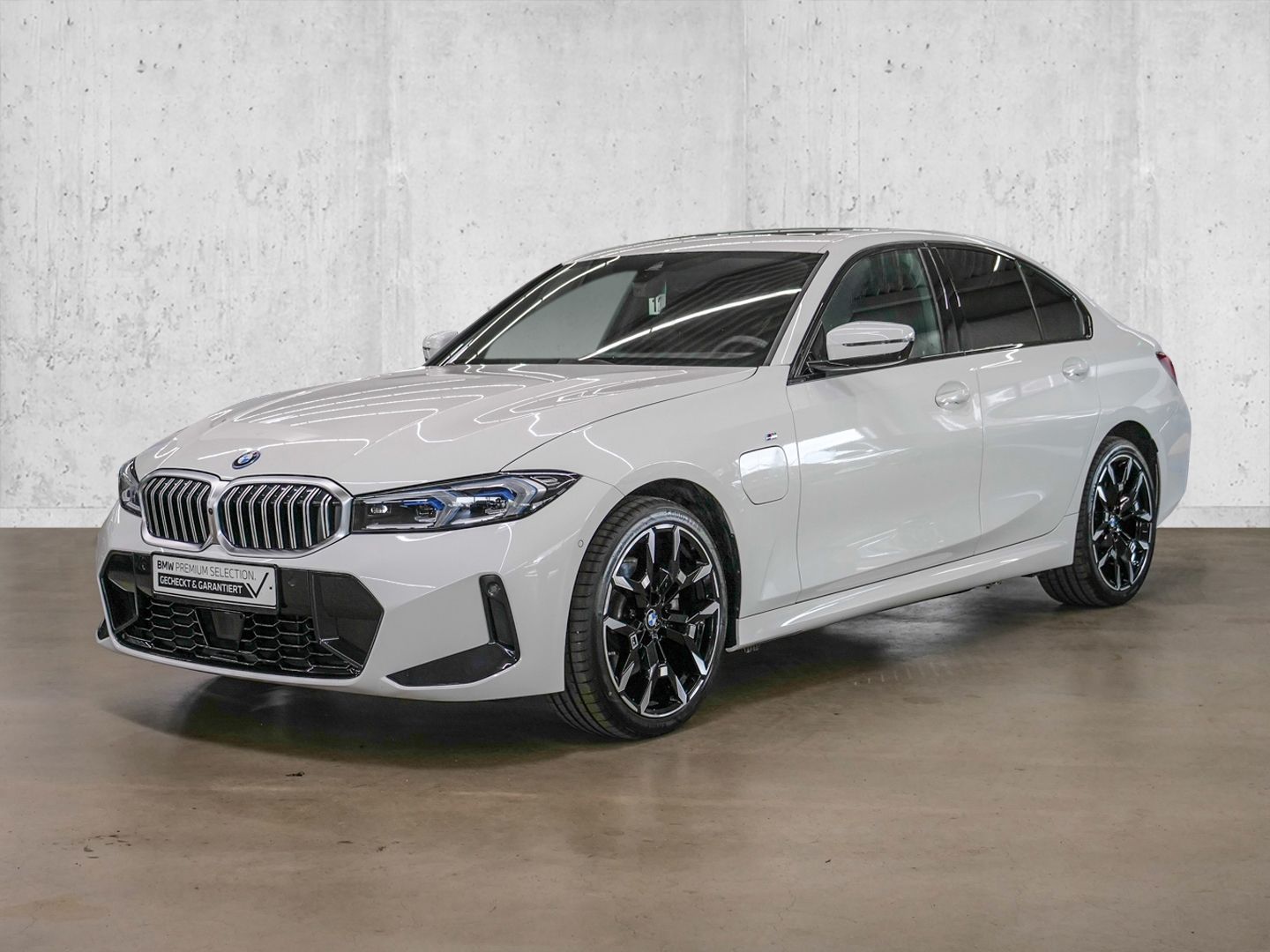 BMW 330 e xDrive LEDER M SPORT 19''LC PROF GLASDACH foto 1