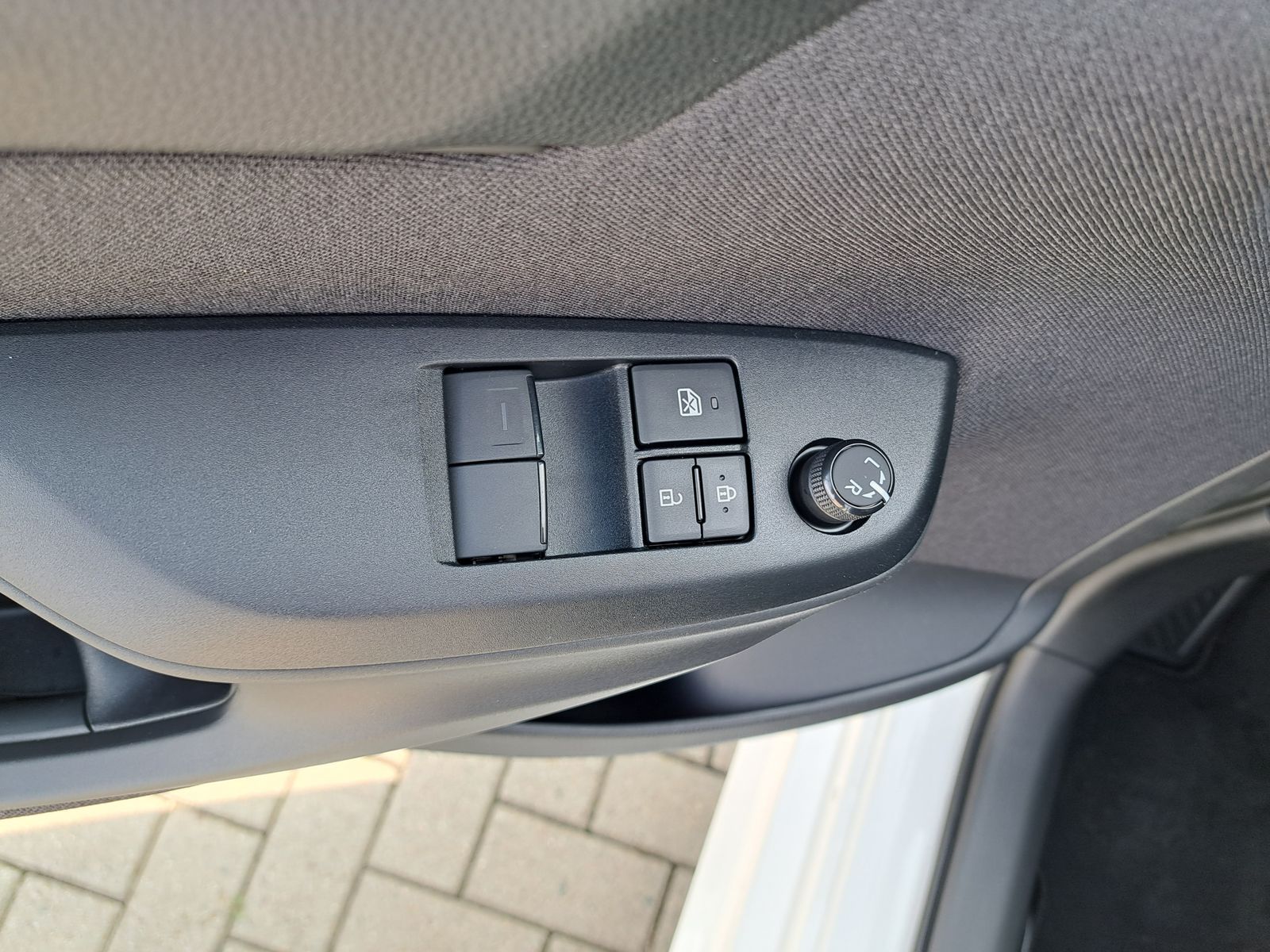 Fahrzeugabbildung Mazda 2 Hybrid 1.5 AUTOMATIK ABSTANDSTEMPOMAT