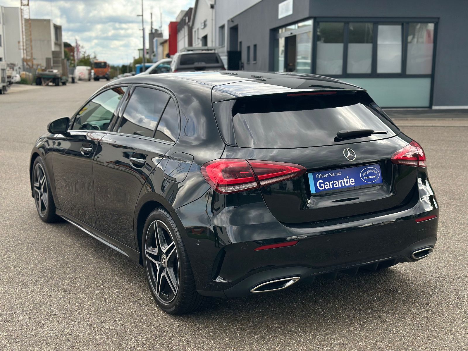 Mercedes-Benz A 200 AMG LINE AppleCarplay Ambiente Alcantara foto 3