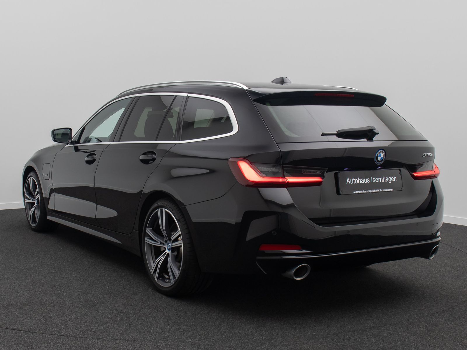 Fahrzeugabbildung BMW 330e Panorama DAB CockPit+ Widscreen PDC 19Zoll