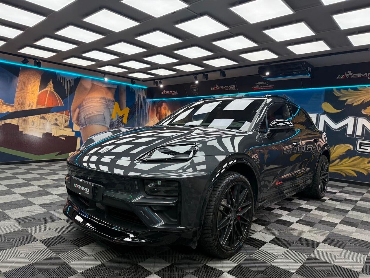 Other Porsche Macan EV Turbo (595)