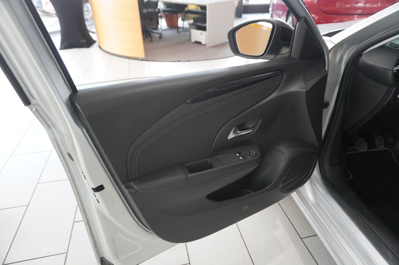 Fahrzeugabbildung Opel Corsa F 1.2 ELEGANCE NAVI/LED/TEMP/PDC/KLIMA/USB