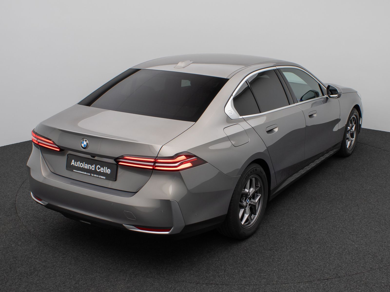 Fahrzeugabbildung BMW 520d Kamera DAB Leder Alarm Sport DigKey 18Zoll