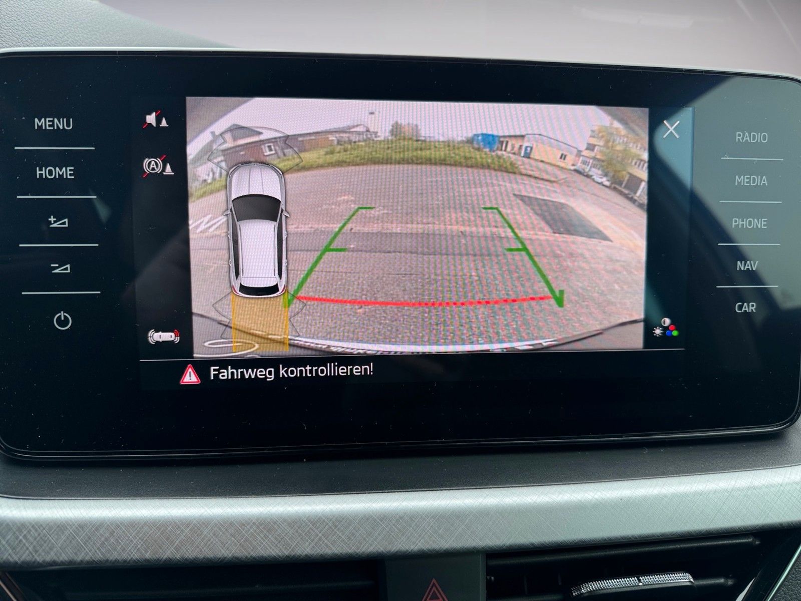 Fahrzeugabbildung SKODA Kamiq Tour 1.5 TSI