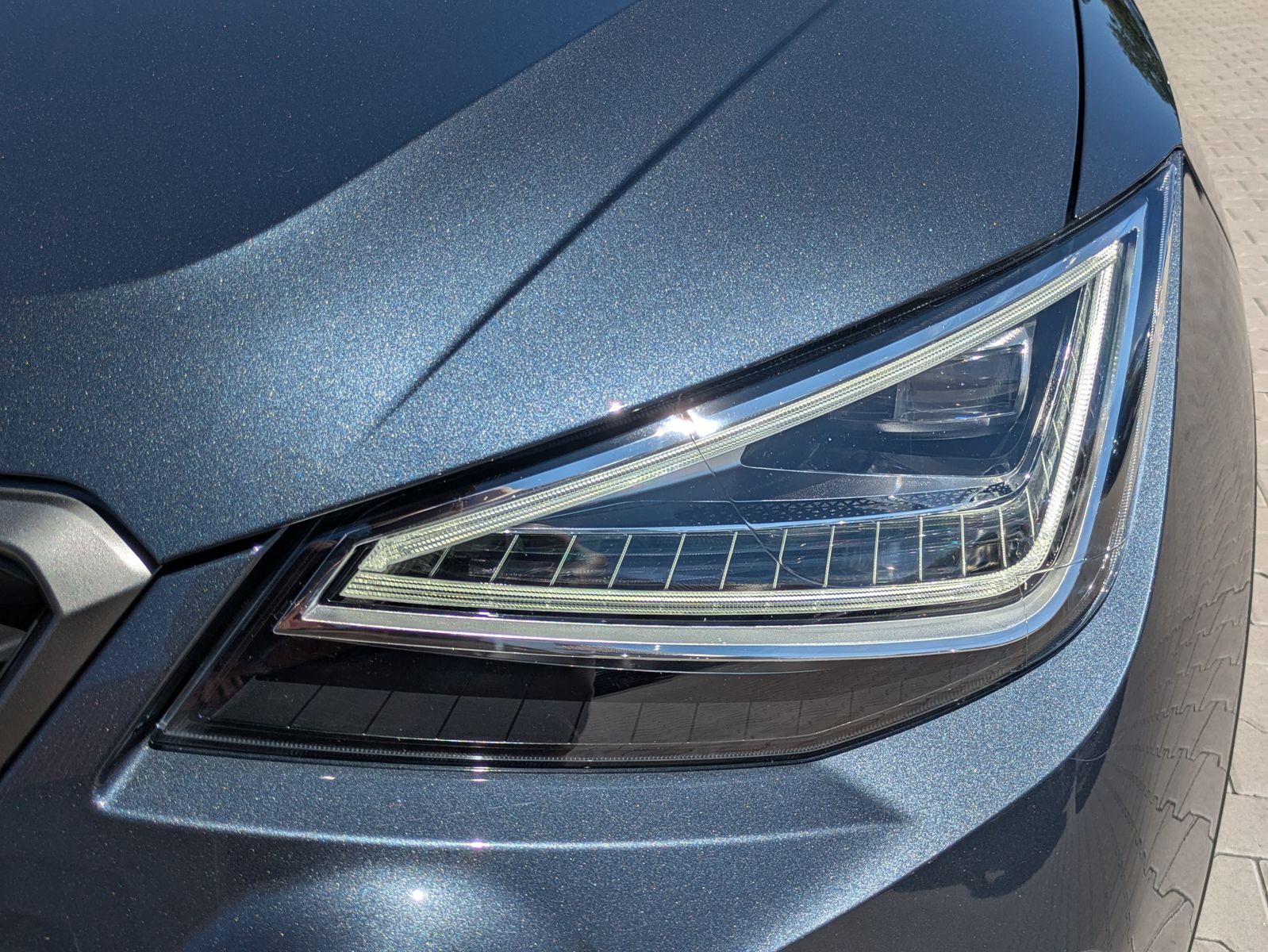 Fahrzeugabbildung SEAT Arona 1.0 TSI FR DSG AHK*ACC*LED*APP*DAB*KAMERA