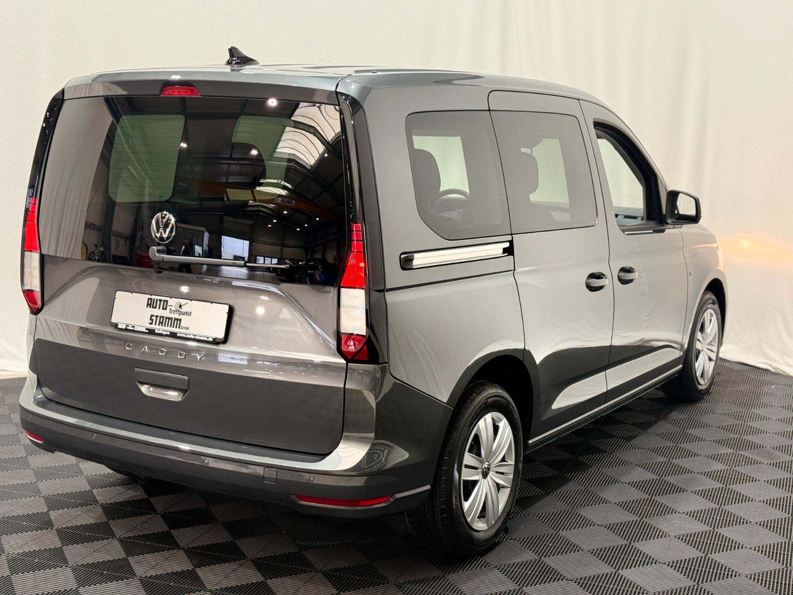 Fahrzeugabbildung Volkswagen Caddy DSG Family AppConnect/ Rückfahrkamera