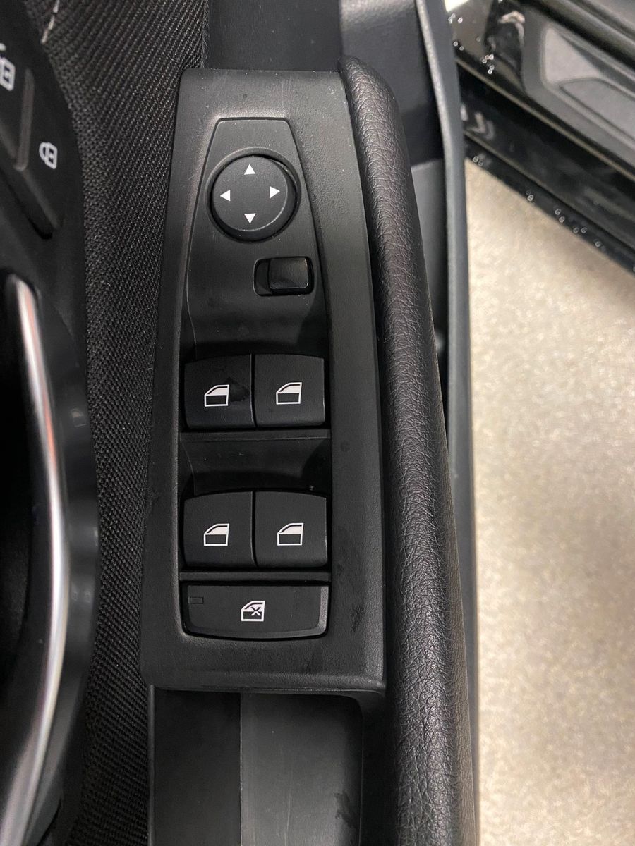 Fahrzeugabbildung BMW 218 Active Tourer 218d Advantage+NAVIGATION+LED+