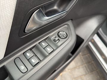 Citroën C4 Max Hybrid 145 Kam.+KeyLess+LED+Navi+SHZ+Klim