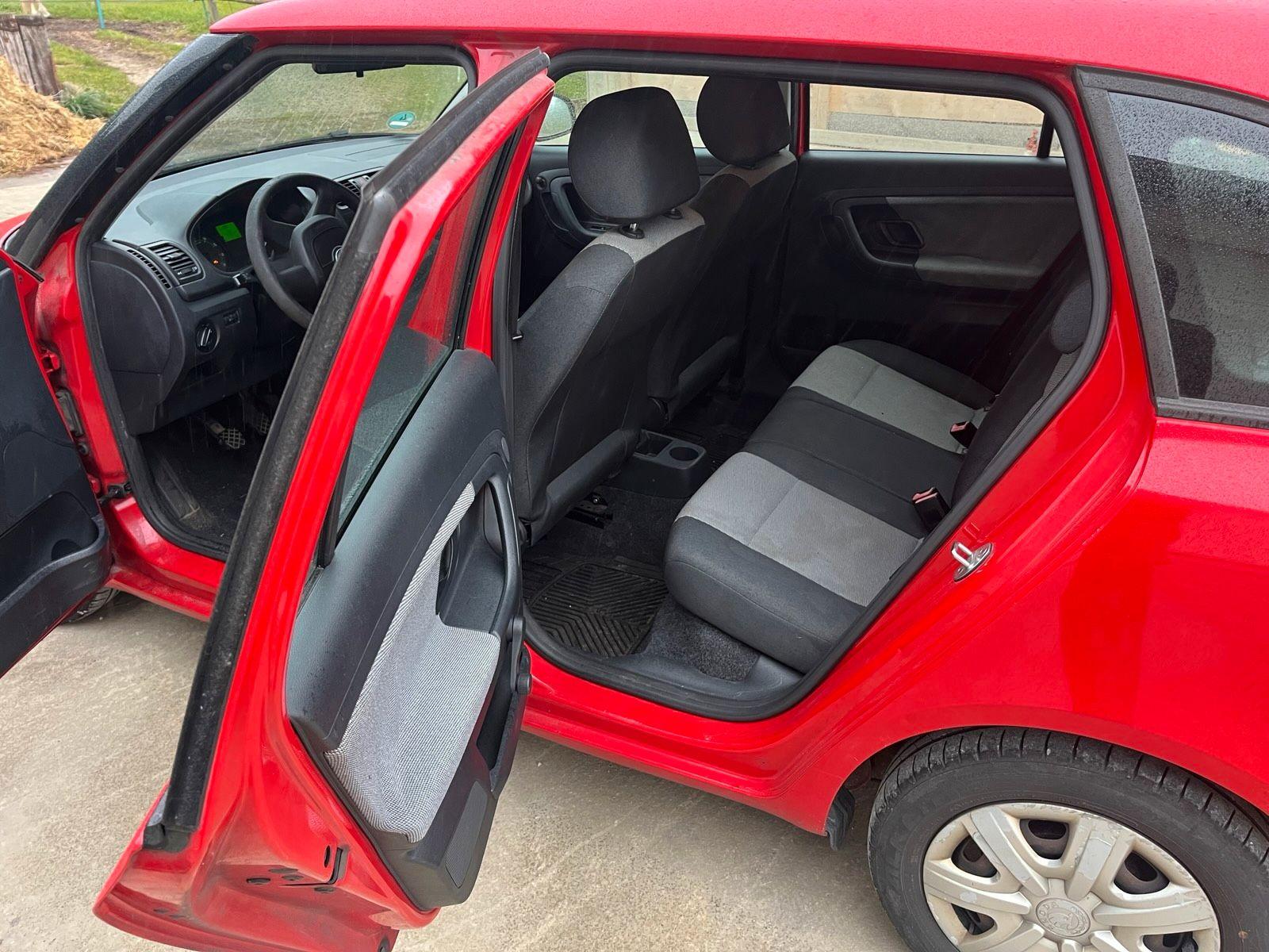 Skoda Fabia 2012 — photo 10