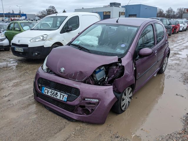 Peugeot 107  1.0 ESSENCE PS 68