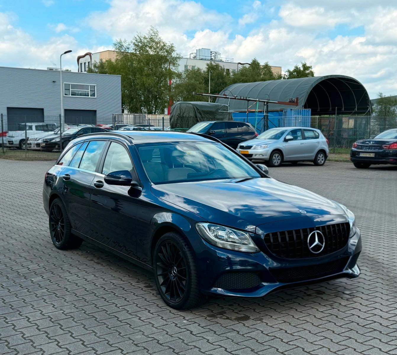 Mercedes-Benz C 220d NAVI CAMERA PANO ALU'19 SCHECKHEFT !