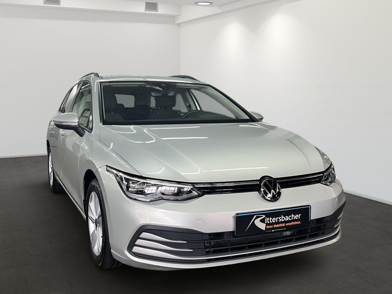 Volkswagen Golf VIII Variant 1.5 eTSI Life DSG Navi LEDPlus