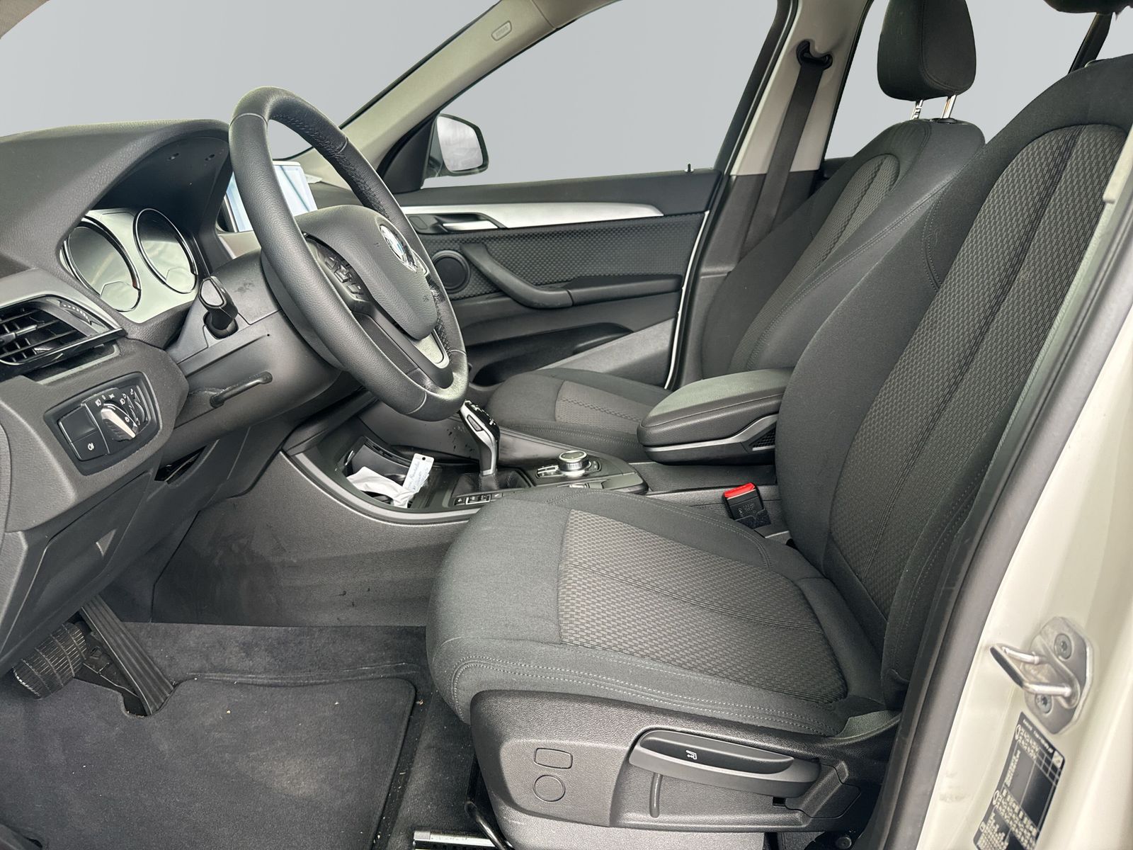 BMW X1 sDrive18i *Advantage*Navi*DAB*LED*Pano*Parkin foto 8
