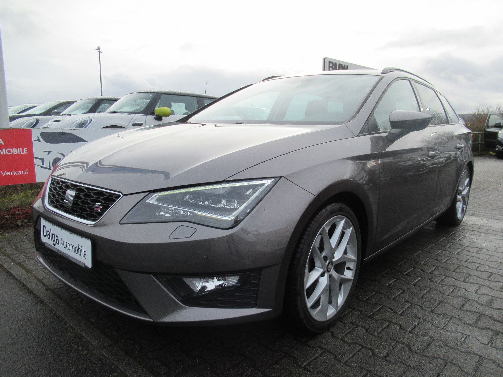 SEAT Leon ST FR / LED / NAVI / SHZ / TÜV NEU