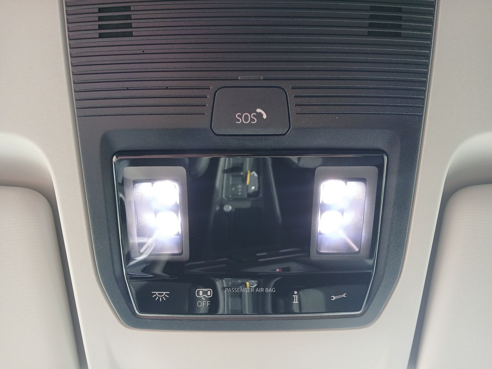 Fahrzeugabbildung Volkswagen Caddy TSI Life DSG CarPlay AID ACC RFK SH LM