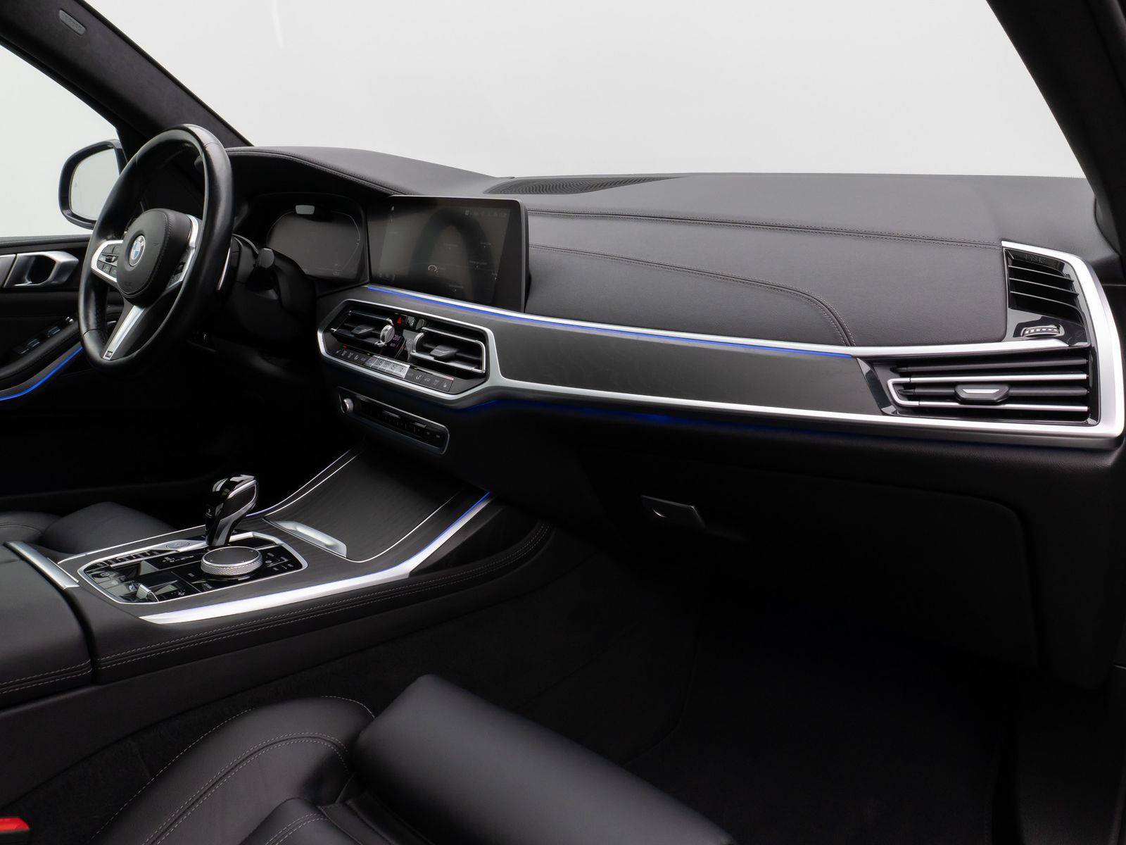 Fahrzeugabbildung BMW X7 xD40d M Sport Panorama 360° SoftCL HUD DAB