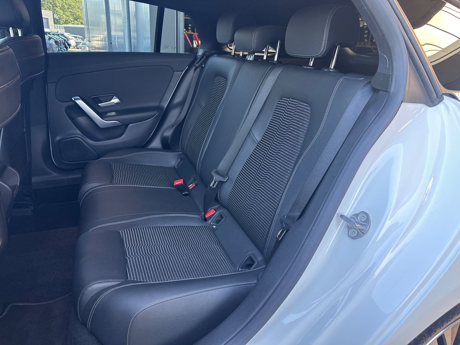 Fahrzeugabbildung Mercedes-Benz CLA 250 Shooting Brake e Night-Paket NAV+LED+AHK