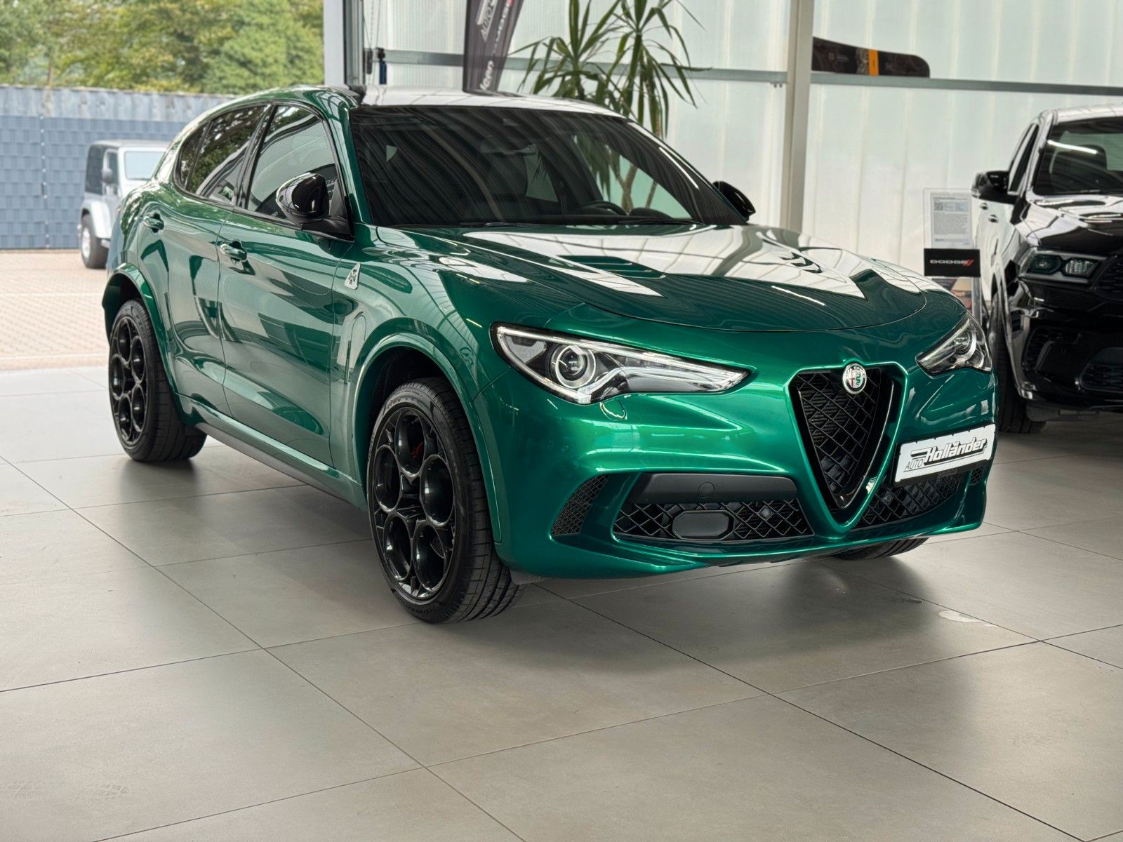 Fahrzeugabbildung Alfa Romeo Quadrifoglio Q4 ACC Assist-Paket Pano Garantie