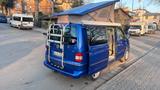 Volkswagen T5 California Motor überholt | Küche - blaue Volkswagen T5 California
