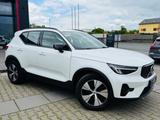 Volvo XC40 Plus Dark 2WD/Navi/Harman-Kardon - weiße Volvo XC40